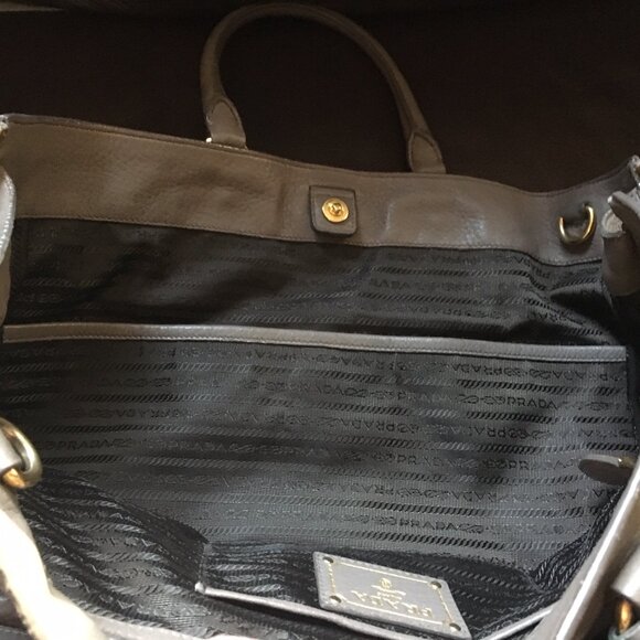Authentic Prada Vitello Deerskin Extra Large Expandable Gray Tote Bag - Picture 12 of 12